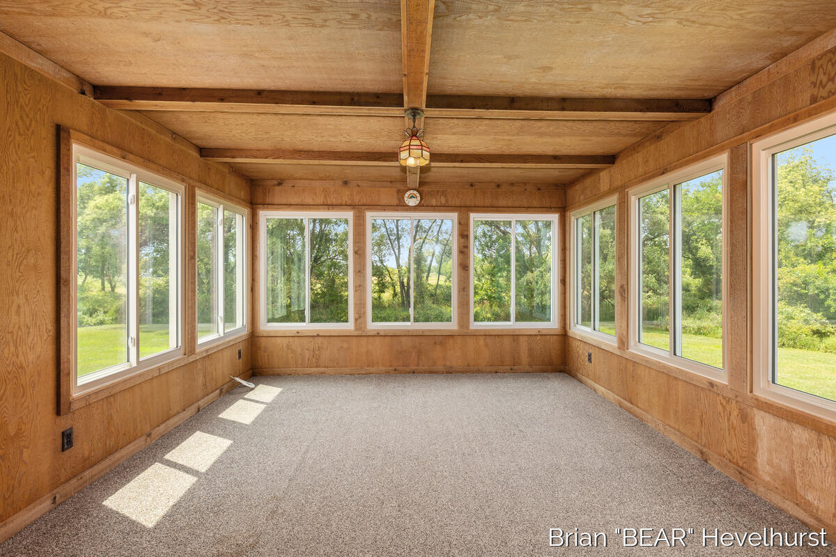 10015 Oneida Road Grand Ledge, MI 48837 - Photo 14 of 33 10015-Oneida_012