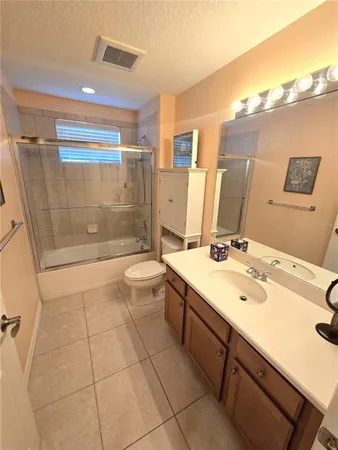 $2,700 | 4005 Overture Circle, Unit 4005, Bradenton, FL 34209