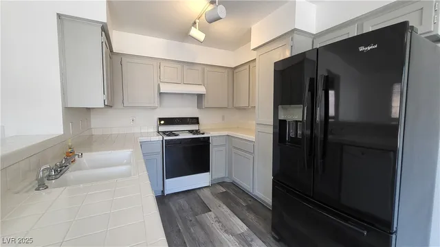 $1,948 | 306 Lander Drive, Henderson, NV 89074