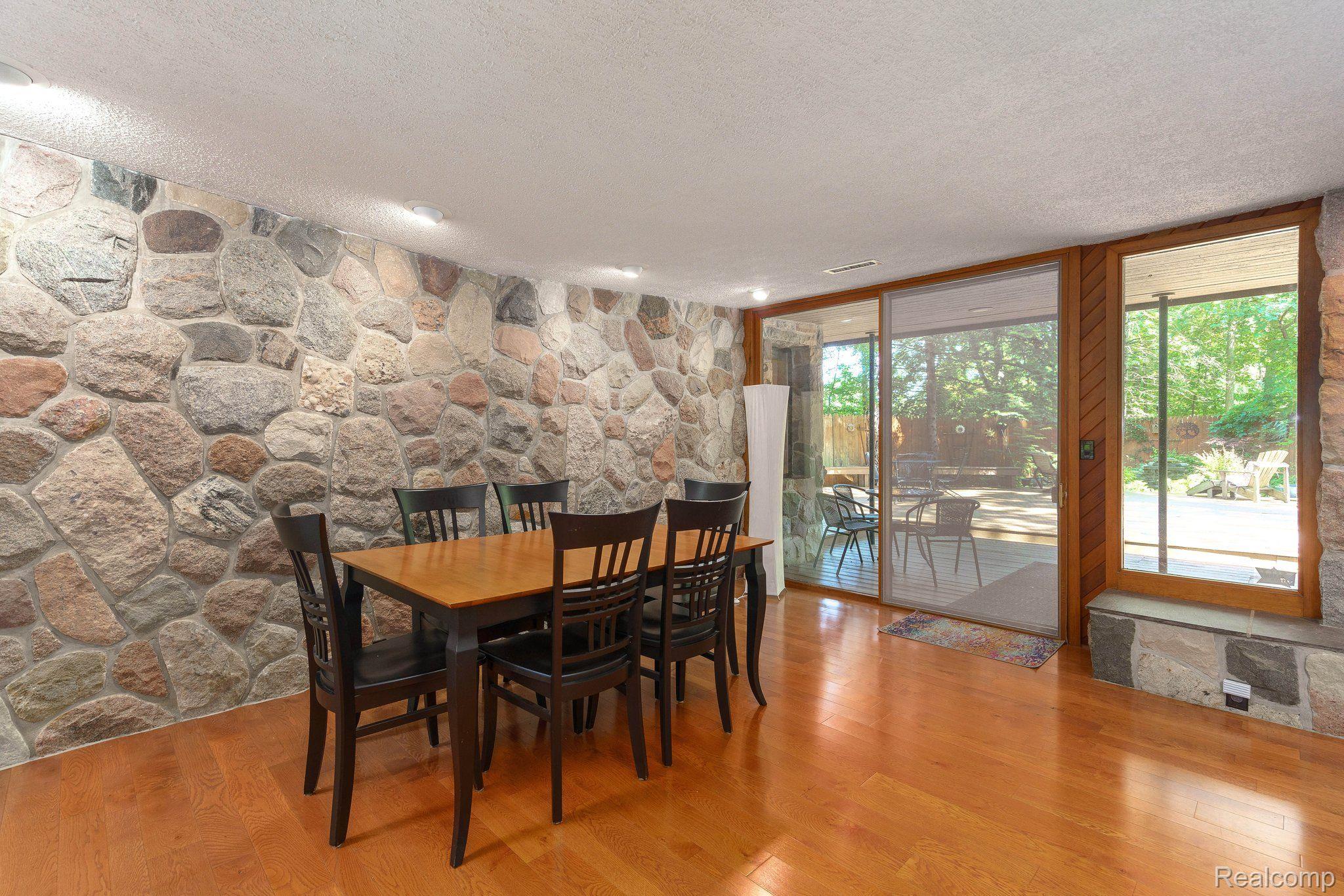 1375 Dutton Road Rochester, MI 48306 - Photo 19 of 55 Gallery Image 19