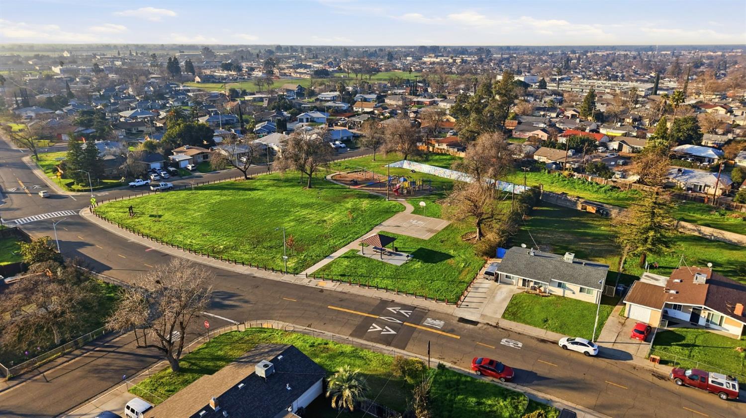 5674 Rio Verde Way North Highlands, CA 95660 - Photo 33 of 35 an aerial view of residential houses with outdoor space