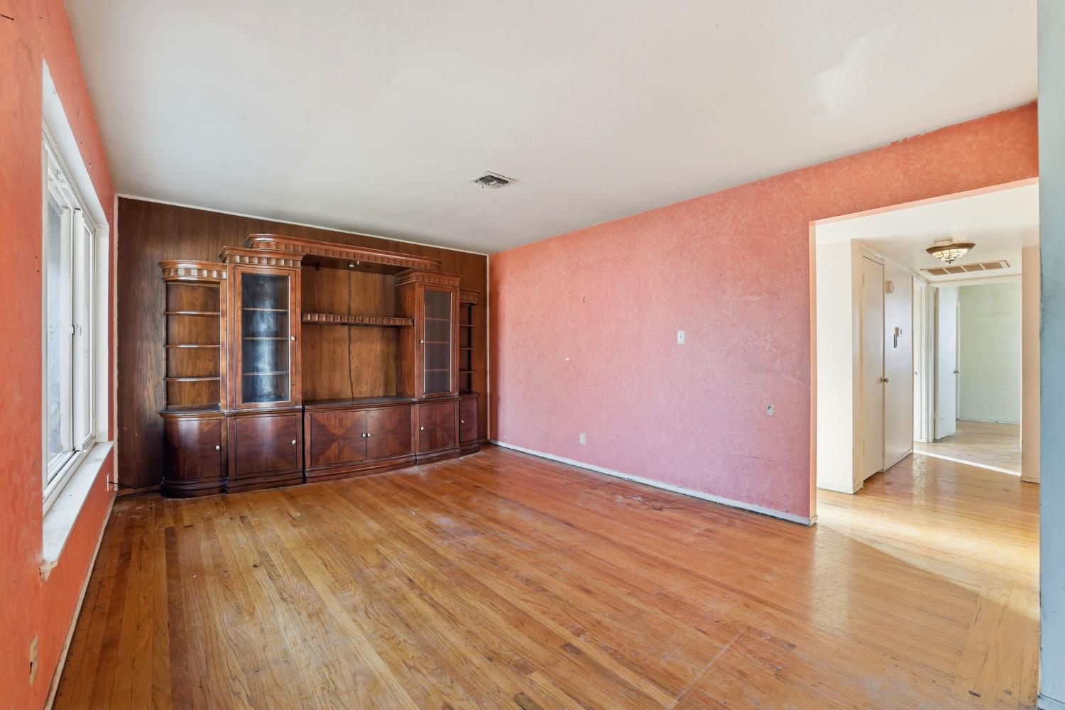5674 Rio Verde Way North Highlands, CA 95660 - Photo 5 of 35 a view of empty room with wooden floor