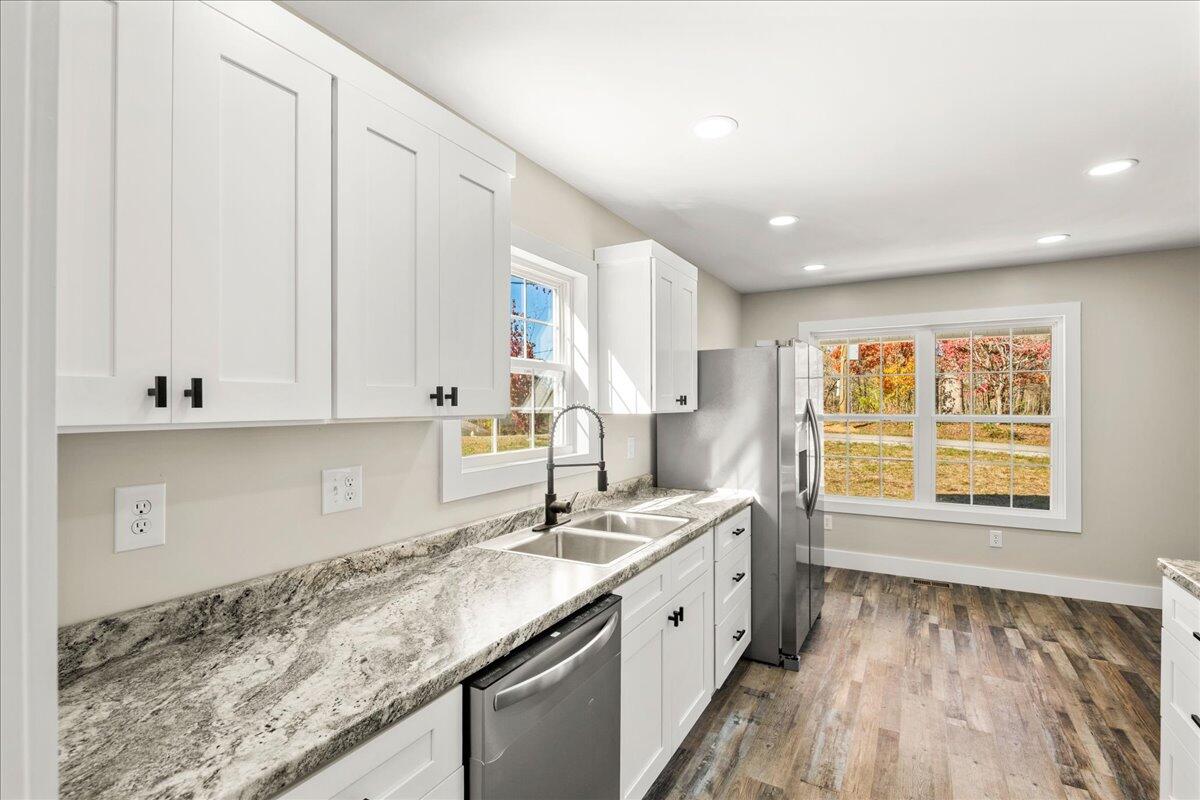 915 West 8th Street Corbin, KY 40701 - Photo 7 of 33 13-Kitchen