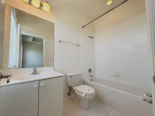 $2,450 | 425 Greenwich Circle, Unit 206, Jupiter, FL 33458