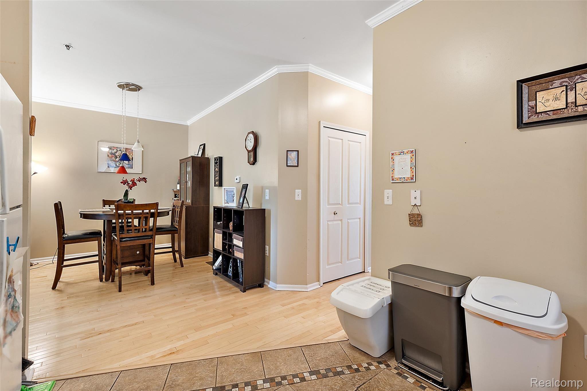 20189 Rodeo Court Southfield, MI 48075 - Photo 11 of 26 7E316692-ECAB-4331-8825-CB7B3F692EAF.jpeg