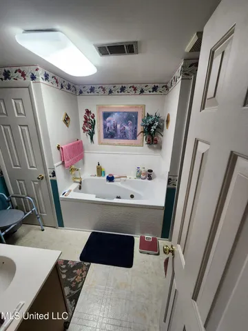 $325,000 | 951 Wetonga Lane, Hernando, MS 38632