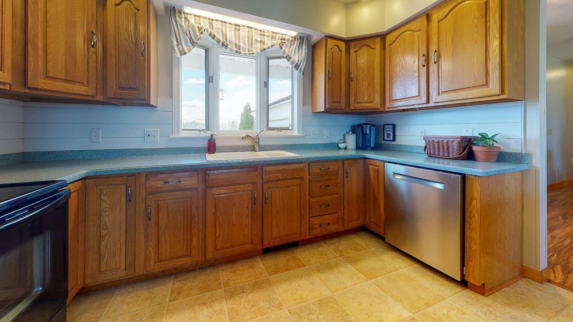 227 Pleasant Street Clinton, ME 04927 - Photo 20 of 52 19-web-or-mls-227-Pleasant-Street-Clinto