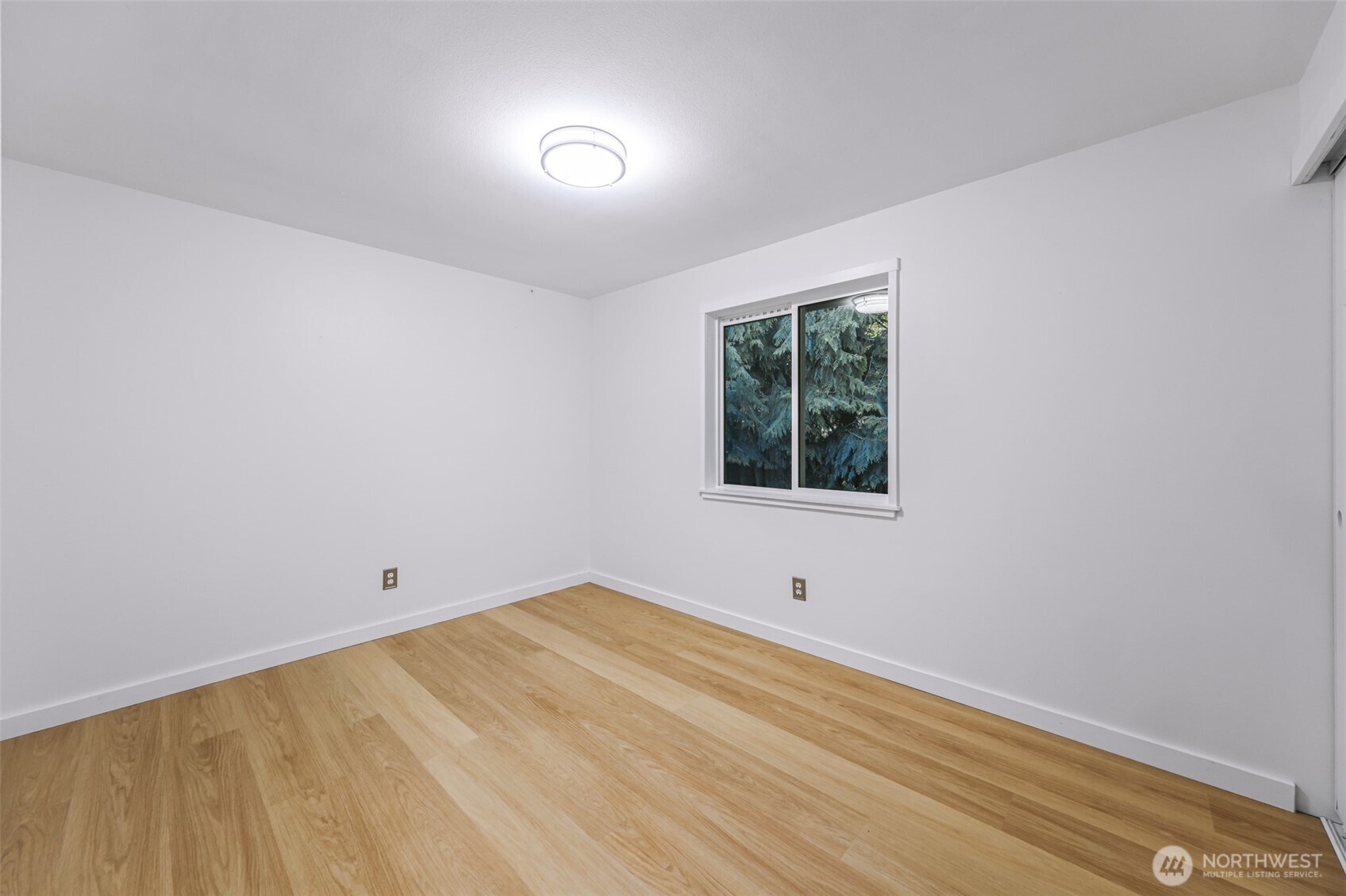 439 Fir Lane Sedro-Woolley, WA 98284 - Photo 21 of 29 an empty room with a window