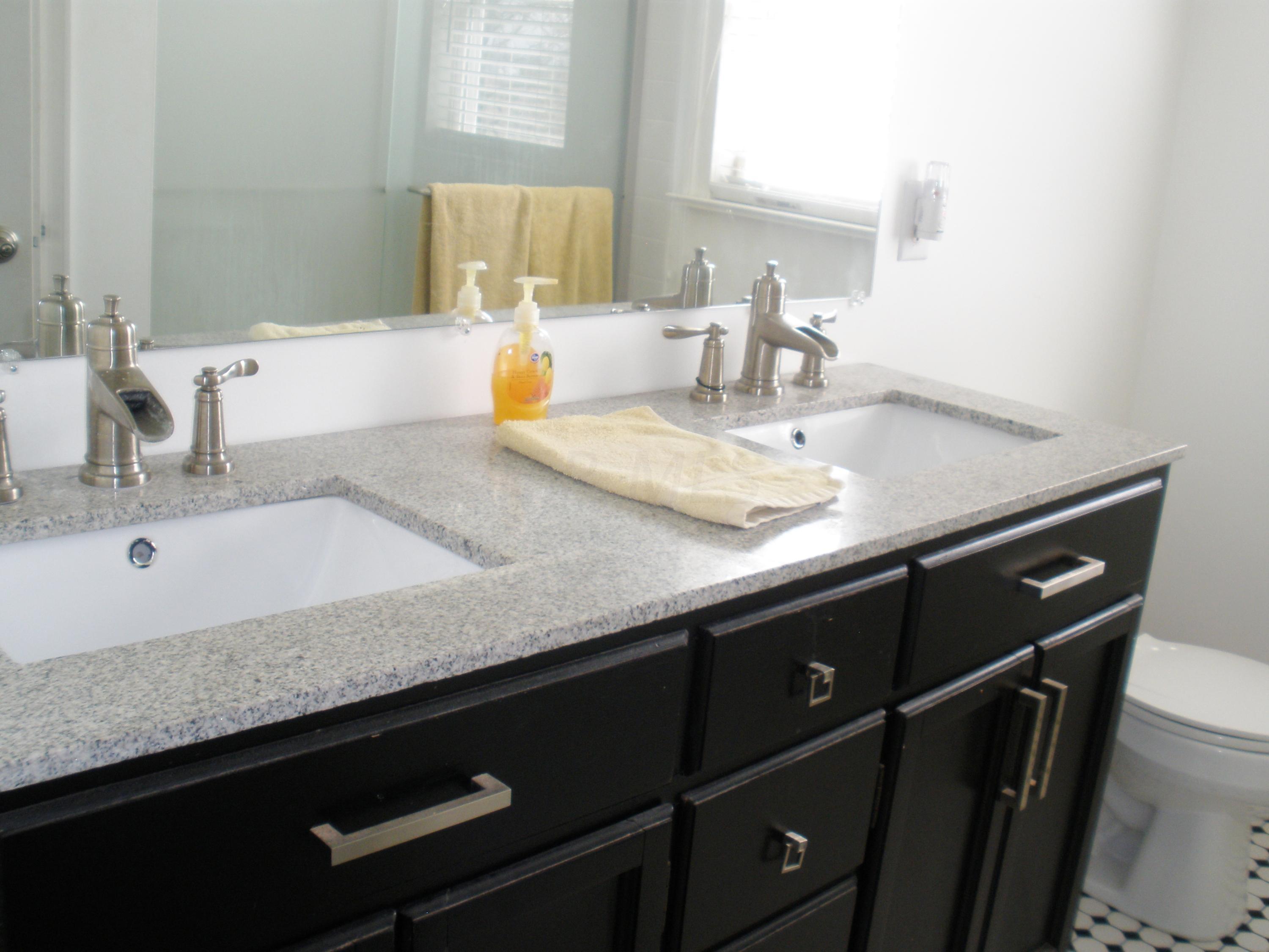 6712 Ridpath Road Grove City, OH 43123 - Photo 23 of 47 Full Bath Vanity