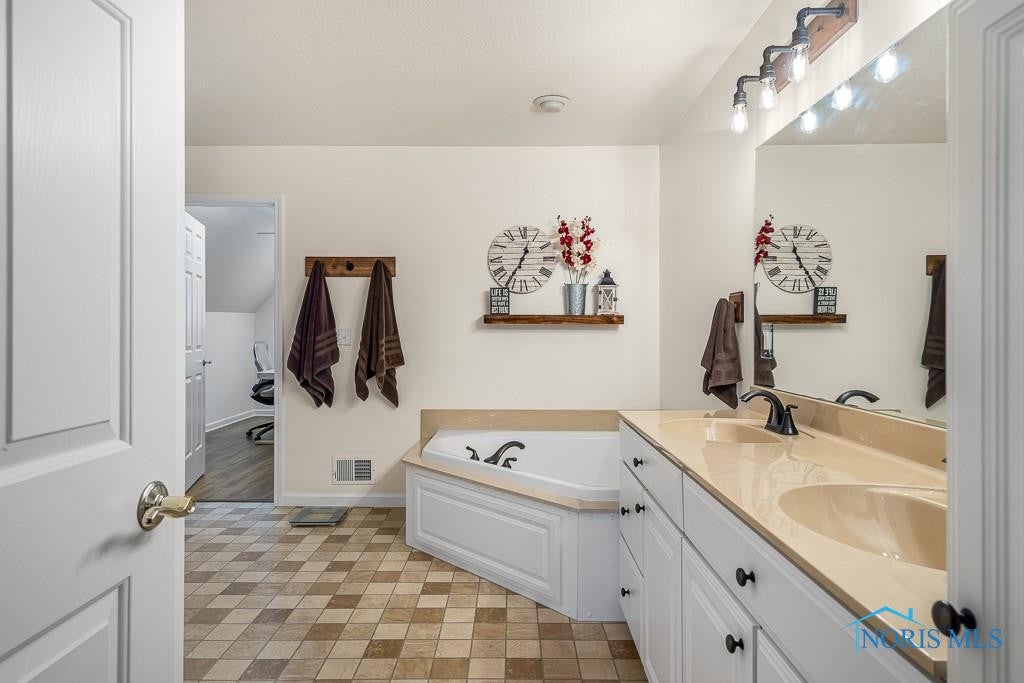 704 Weatherstone Road Holland, OH 43528 - Photo 28 of 49 Gallery Image 28