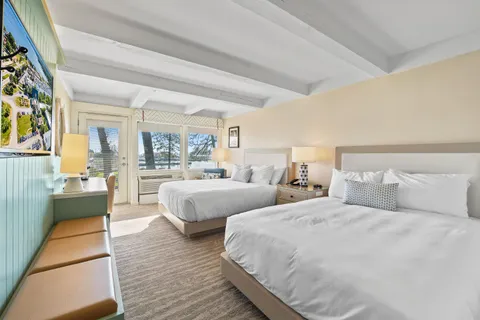 $170,000 | 269 Fontana Boulevard, Unit 1418, Fontana, WI 53125