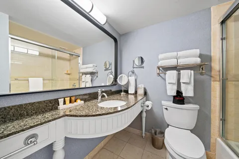 $170,000 | 269 Fontana Boulevard, Unit 1418, Fontana, WI 53125