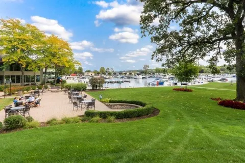 $170,000 | 269 Fontana Boulevard, Unit 1418, Fontana, WI 53125