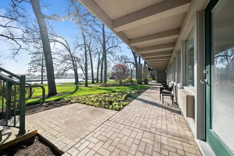 $170,000 | 269 Fontana Boulevard, Unit 1418, Fontana, WI 53125