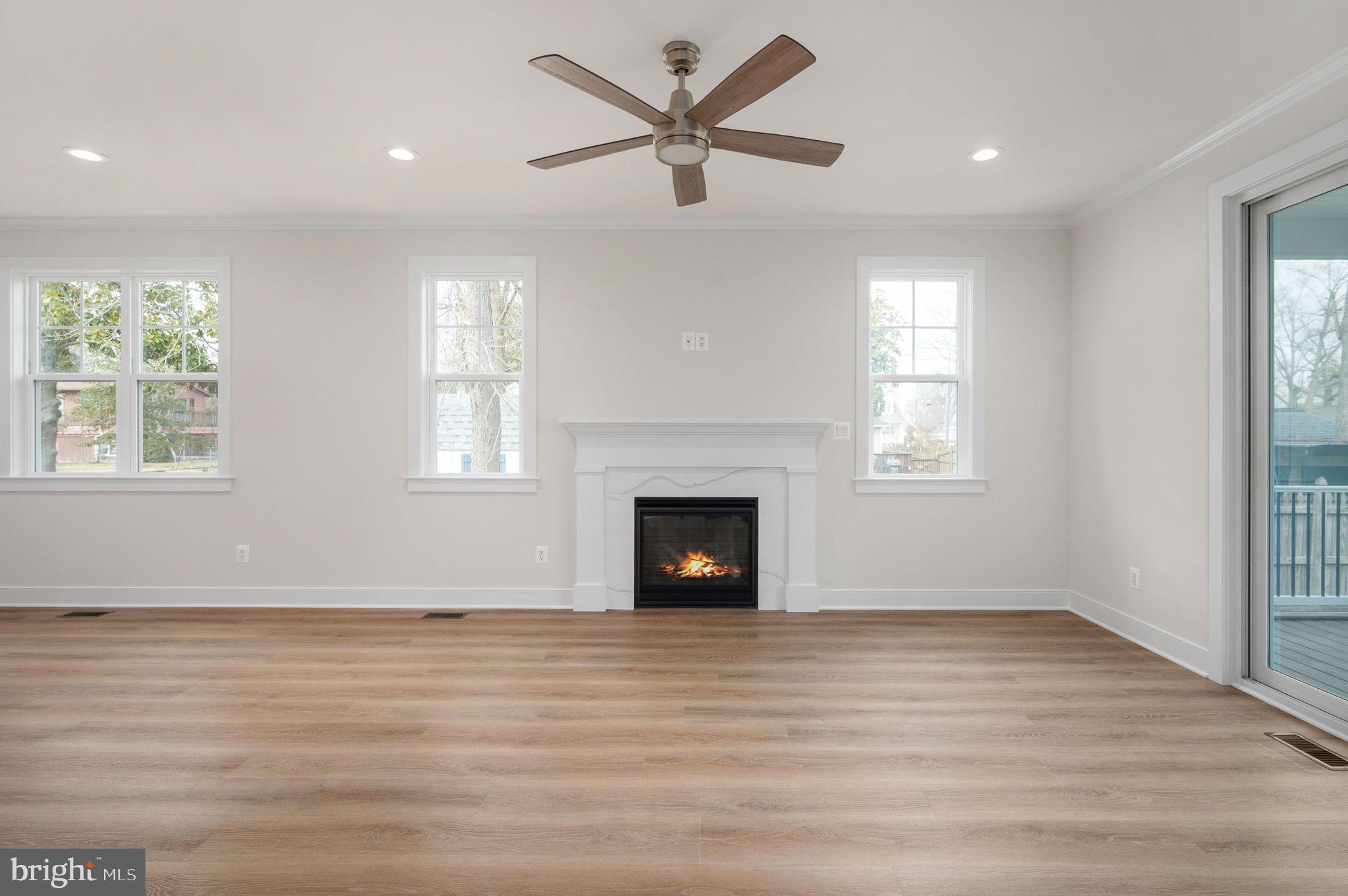 709 Garfield Avenue Colonial Beach, VA 22443 - Photo 27 of 66 Great Room
