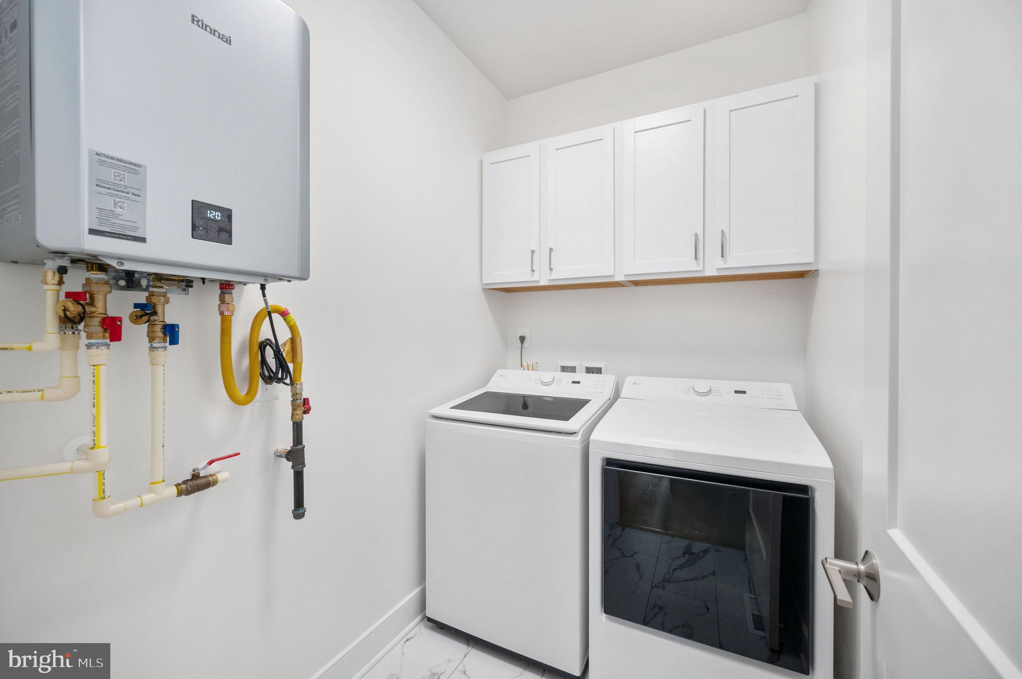 709 Garfield Avenue Colonial Beach, VA 22443 - Photo 39 of 66 Laundry Utility Room