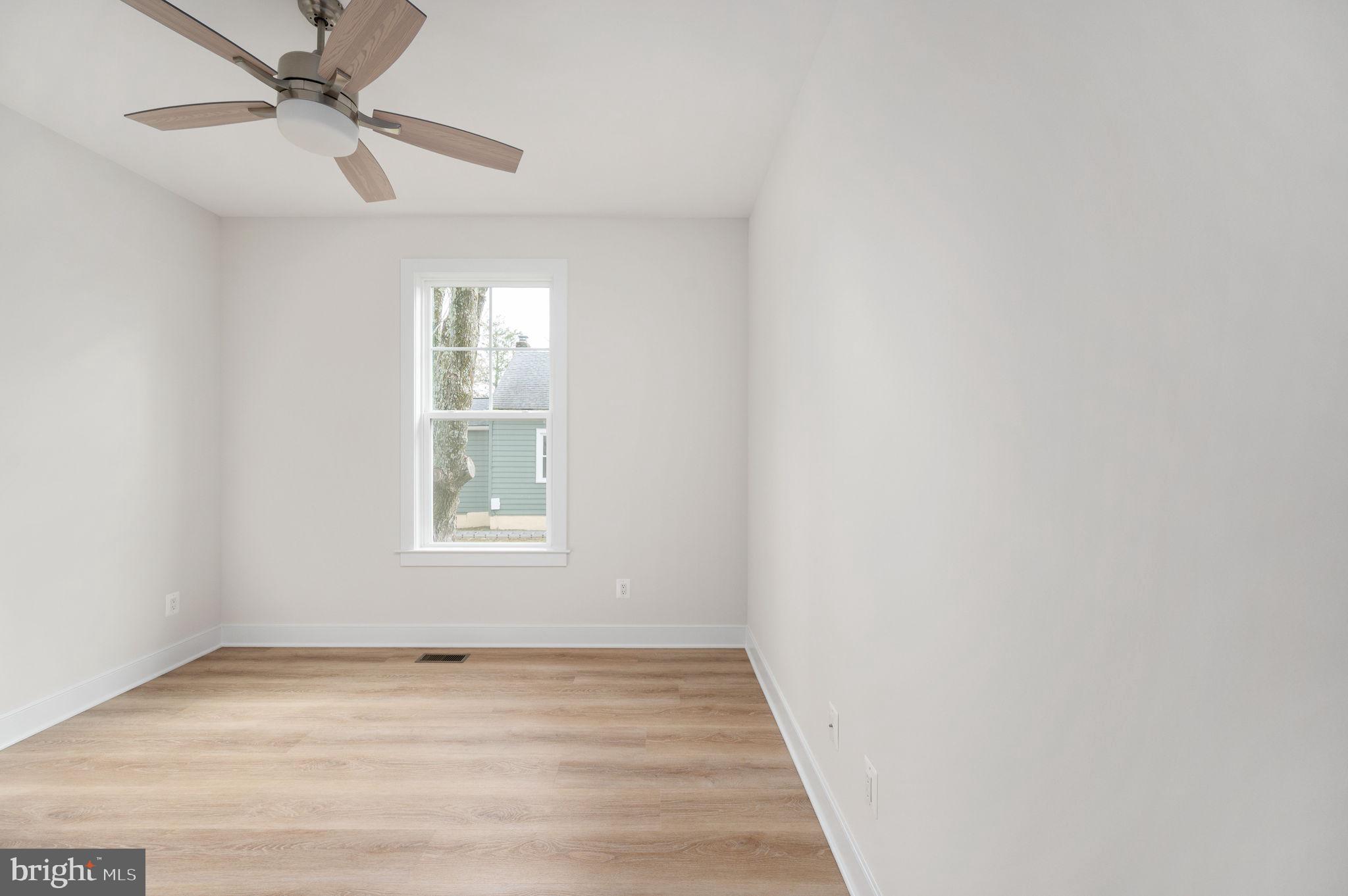 709 Garfield Avenue Colonial Beach, VA 22443 - Photo 40 of 66 Bedroom 2