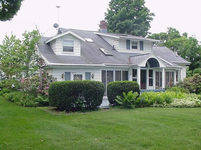 8563 East Black Point Road Syracuse, IN 46567 - Photo 3 of 22 Gallery Image 3