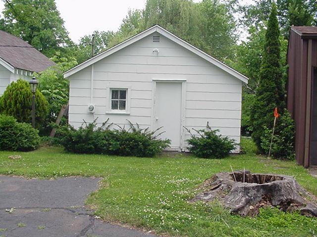 8563 East Black Point Road Syracuse, IN 46567 - Photo 5 of 22 Gallery Image 5