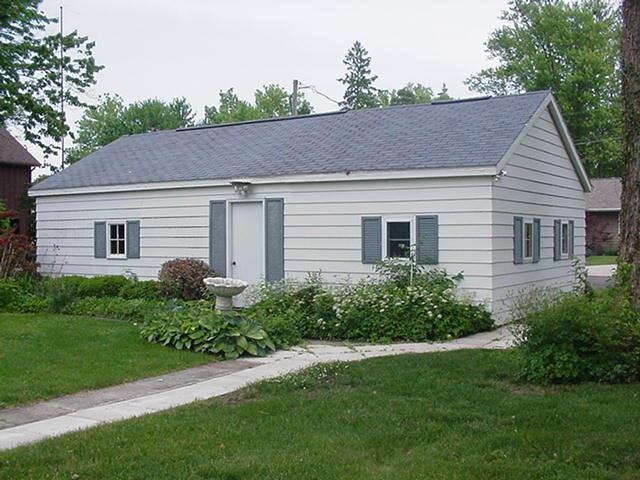 8563 East Black Point Road Syracuse, IN 46567 - Photo 6 of 22 Gallery Image 6