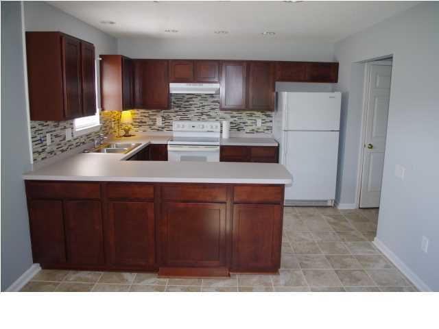 9239 Ayscough Road Summerville, SC 29485 - Photo 2 of 9 Kitchen
