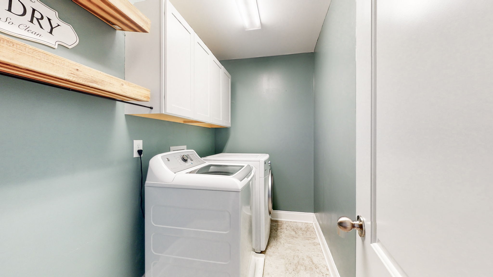123 Monarchos Drive Gallatin, TN 37066 - Photo 35 of 55 a utility room with dryer and washer