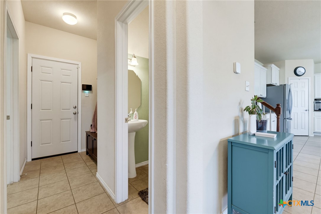 6306 Mustang Creek Road Killeen, TX 76549 - Photo 20 of 45 half bath/hallway