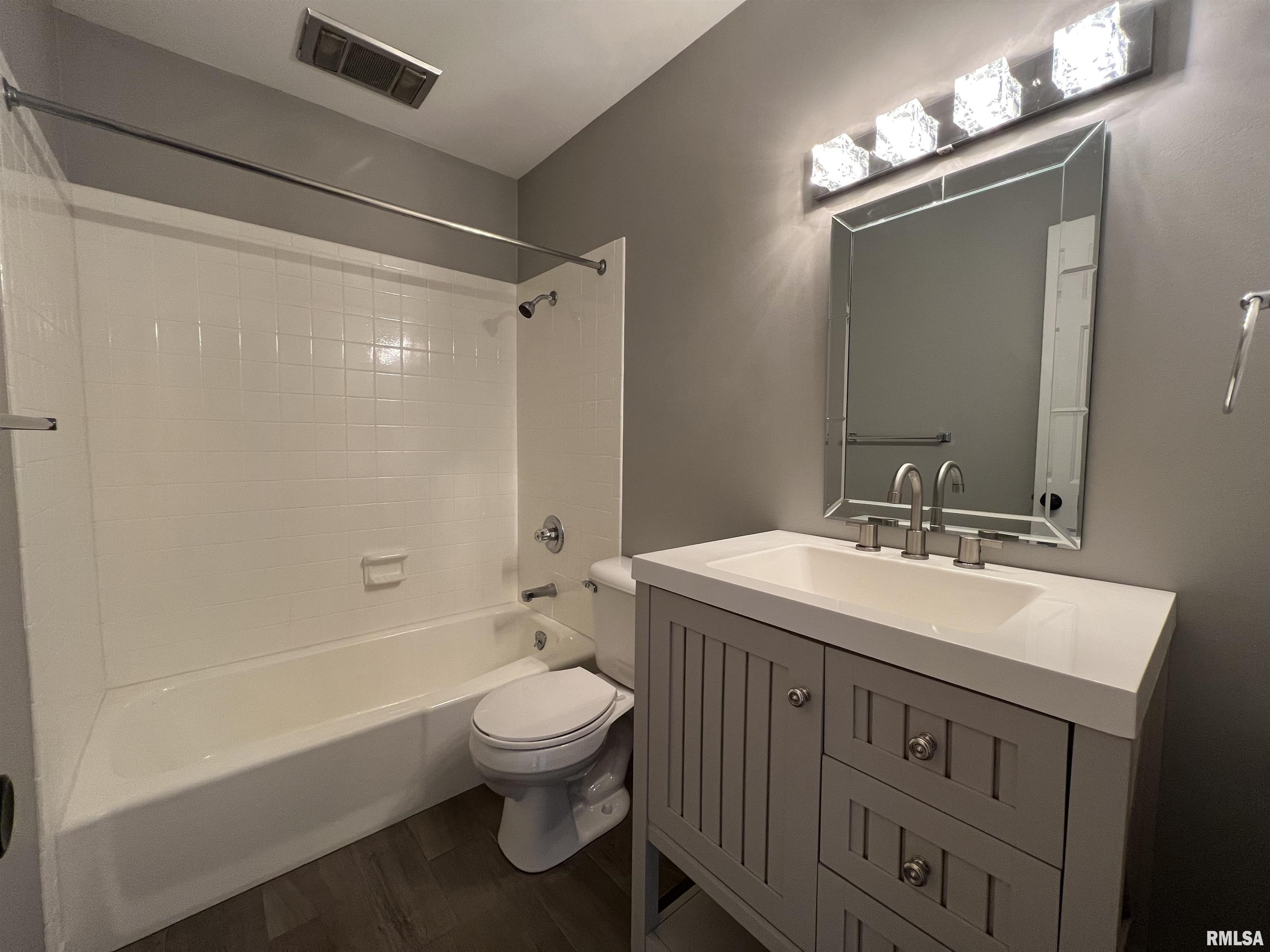 90 South Yorktown Road Macomb, IL 61455 - Photo 11 of 18 Gallery Image 11