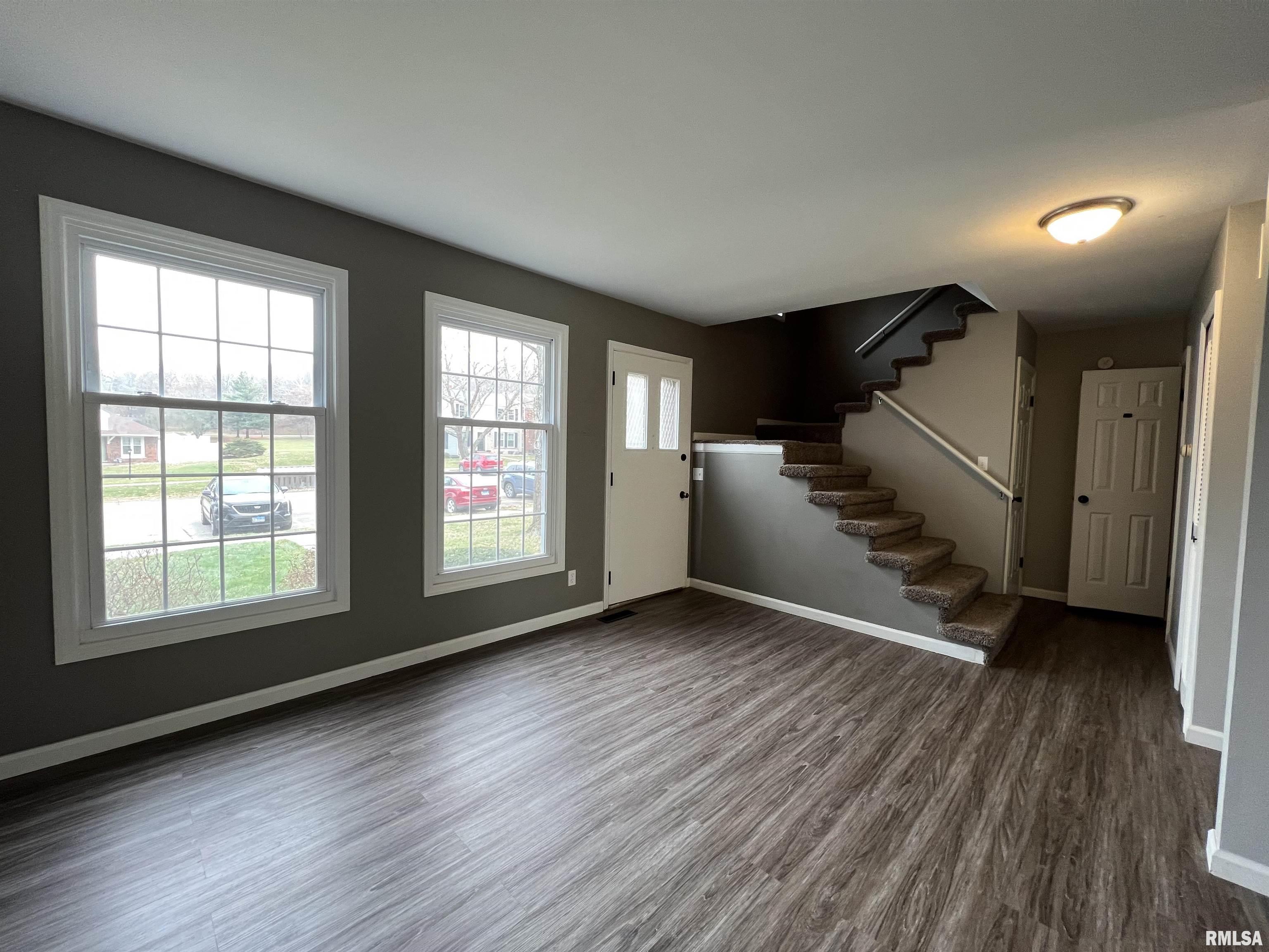 90 South Yorktown Road Macomb, IL 61455 - Photo 3 of 18 Gallery Image 3
