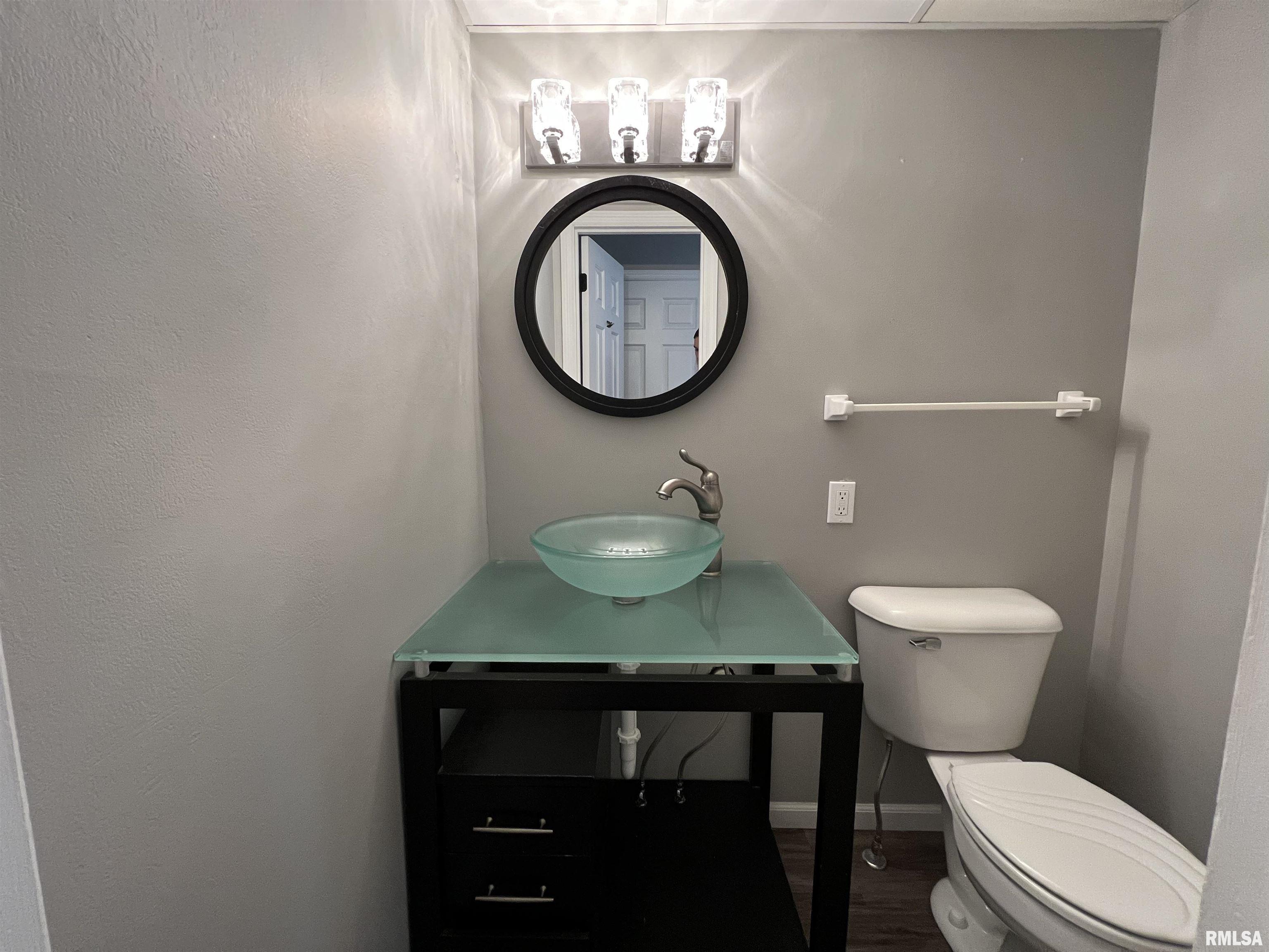 90 South Yorktown Road Macomb, IL 61455 - Photo 9 of 18 Gallery Image 9