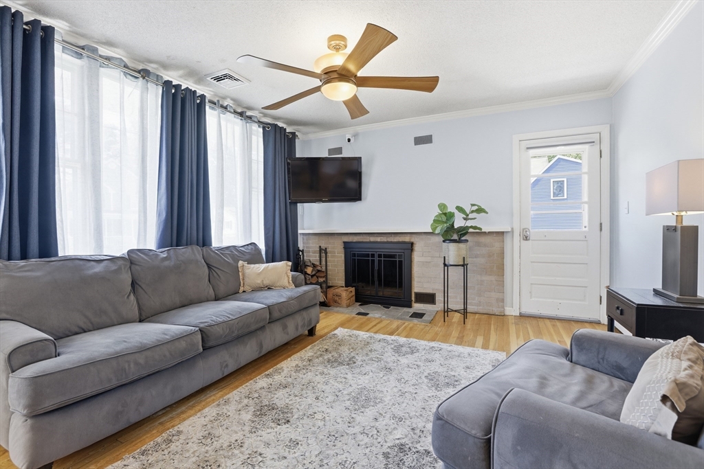 8 Maple Road Westford, MA 01886 - Photo 6 of 35