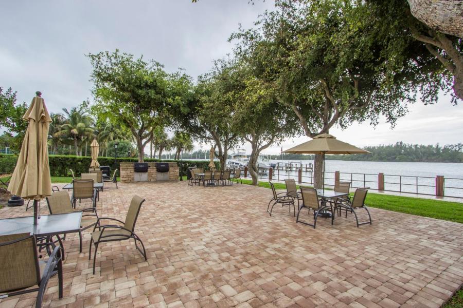 2121 North Ocean Boulevard, Unit 1201W Boca Raton, FL 33431 - Photo 50 of 56 Picnic Area