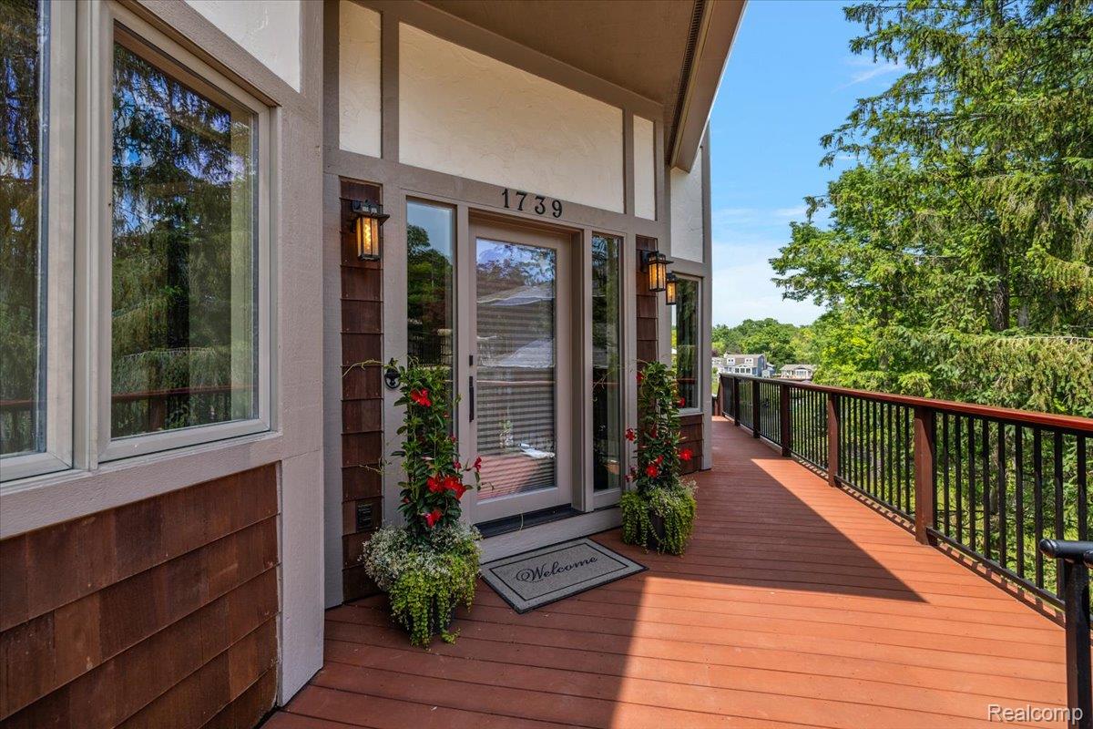 006-1739 Ridge Rd  front door.jpg