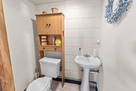 $250,000 | 8220 West Lynmar Terrace, Milwaukee, WI 53222