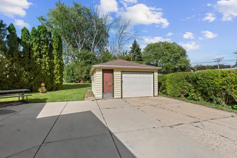 $250,000 | 8220 West Lynmar Terrace, Milwaukee, WI 53222