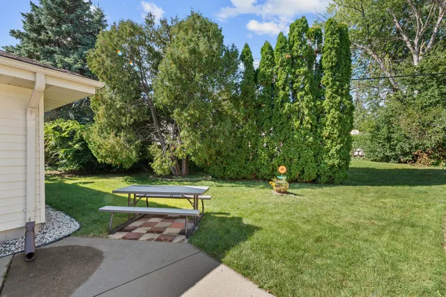 $250,000 | 8220 West Lynmar Terrace, Milwaukee, WI 53222