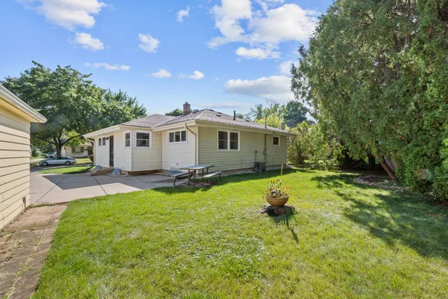 $250,000 | 8220 West Lynmar Terrace, Milwaukee, WI 53222