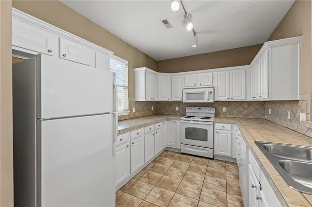 $260,000 | 5245 Overland Drive, Unit A15, Lawrence, KS 66049