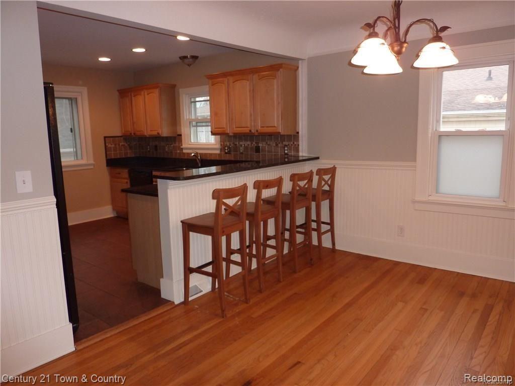 850 Menominee Road Pontiac, MI 48341 - Photo 7 of 17