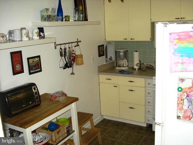 423 Kerwin Road Silver Spring, MD 20901 - Photo 11 of 18 Kitchen