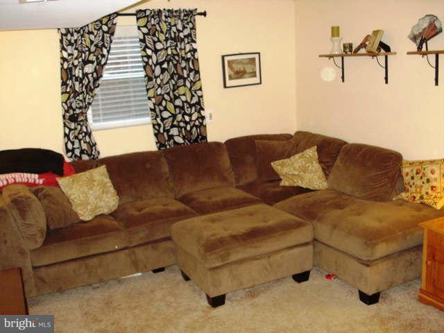 423 Kerwin Road Silver Spring, MD 20901 - Photo 15 of 18 Family Room