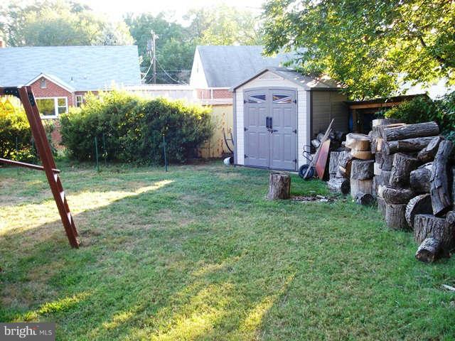 423 Kerwin Road Silver Spring, MD 20901 - Photo 5 of 18 Exterior (Rear)