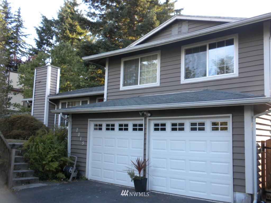 2015 Dayton Court Southeast Renton, WA 98055 - Photo 1 of 15 Gallery Image 1