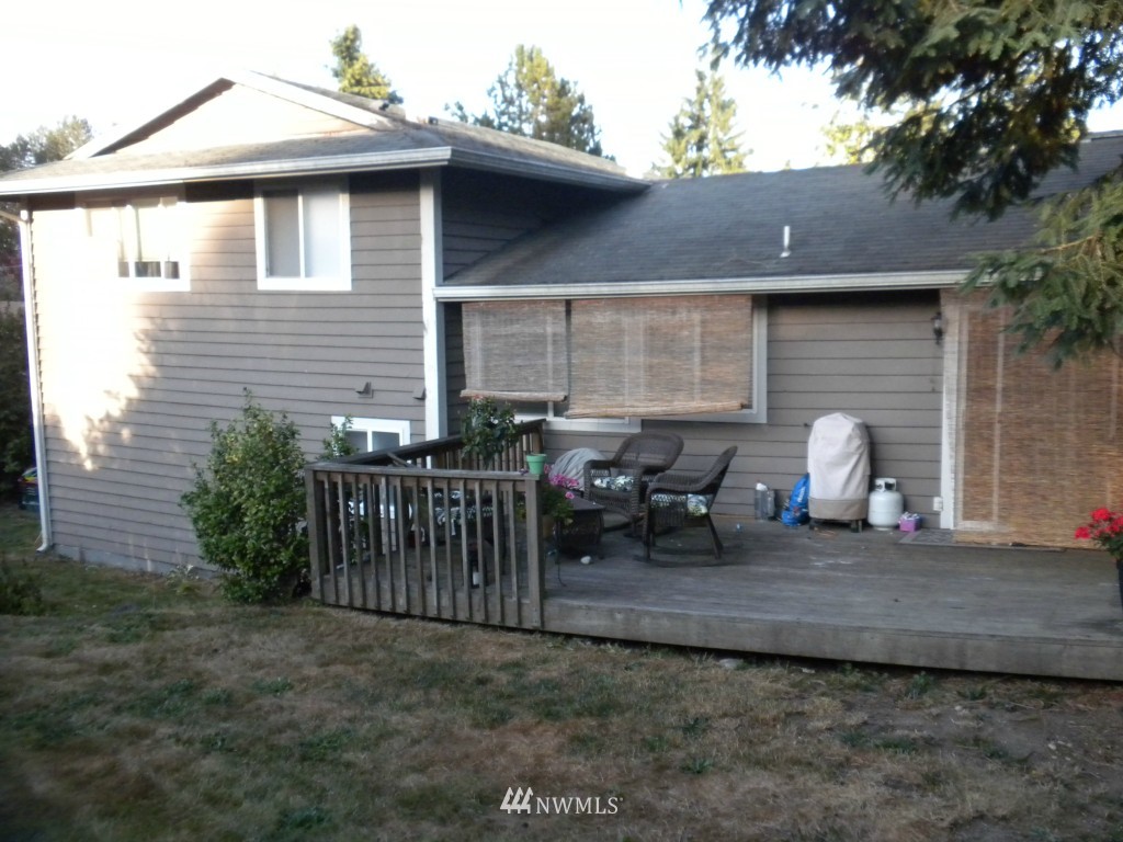 2015 Dayton Court Southeast Renton, WA 98055 - Photo 4 of 15 Gallery Image 4