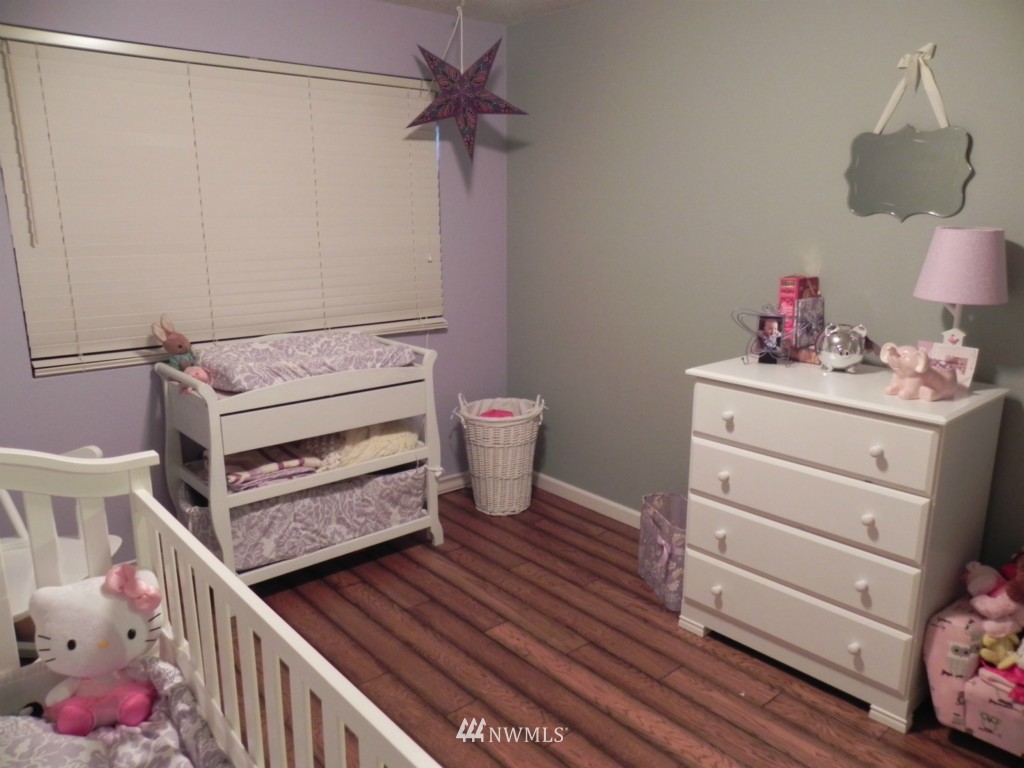 2015 Dayton Court Southeast Renton, WA 98055 - Photo 5 of 15 Gallery Image 5