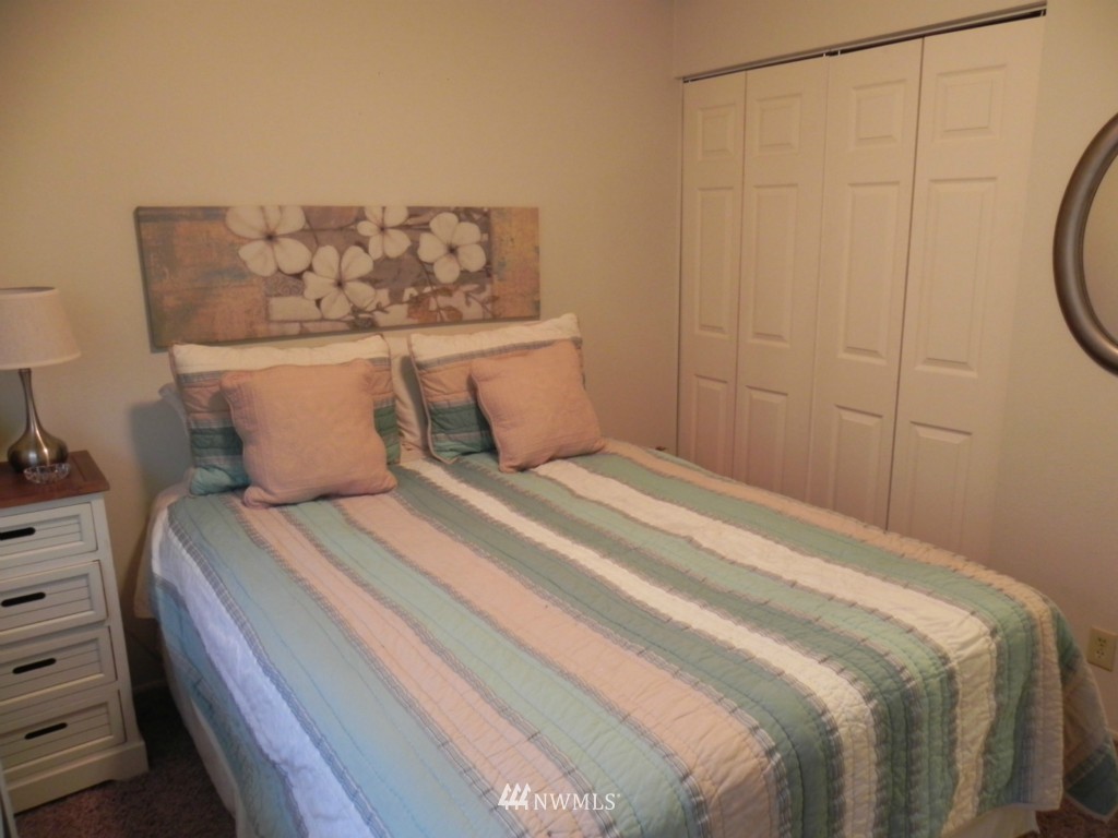 2015 Dayton Court Southeast Renton, WA 98055 - Photo 6 of 15 Gallery Image 6