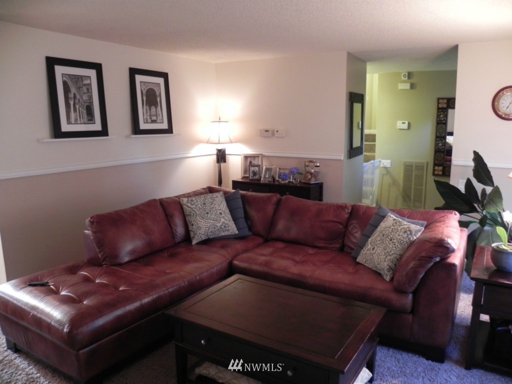 2015 Dayton Court Southeast Renton, WA 98055 - Photo 7 of 15 Gallery Image 7