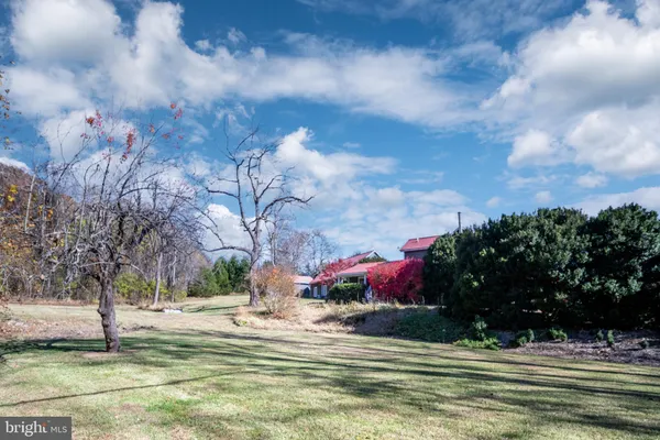 $860,000 | 560 Richmond Road, Amissville, VA 20106