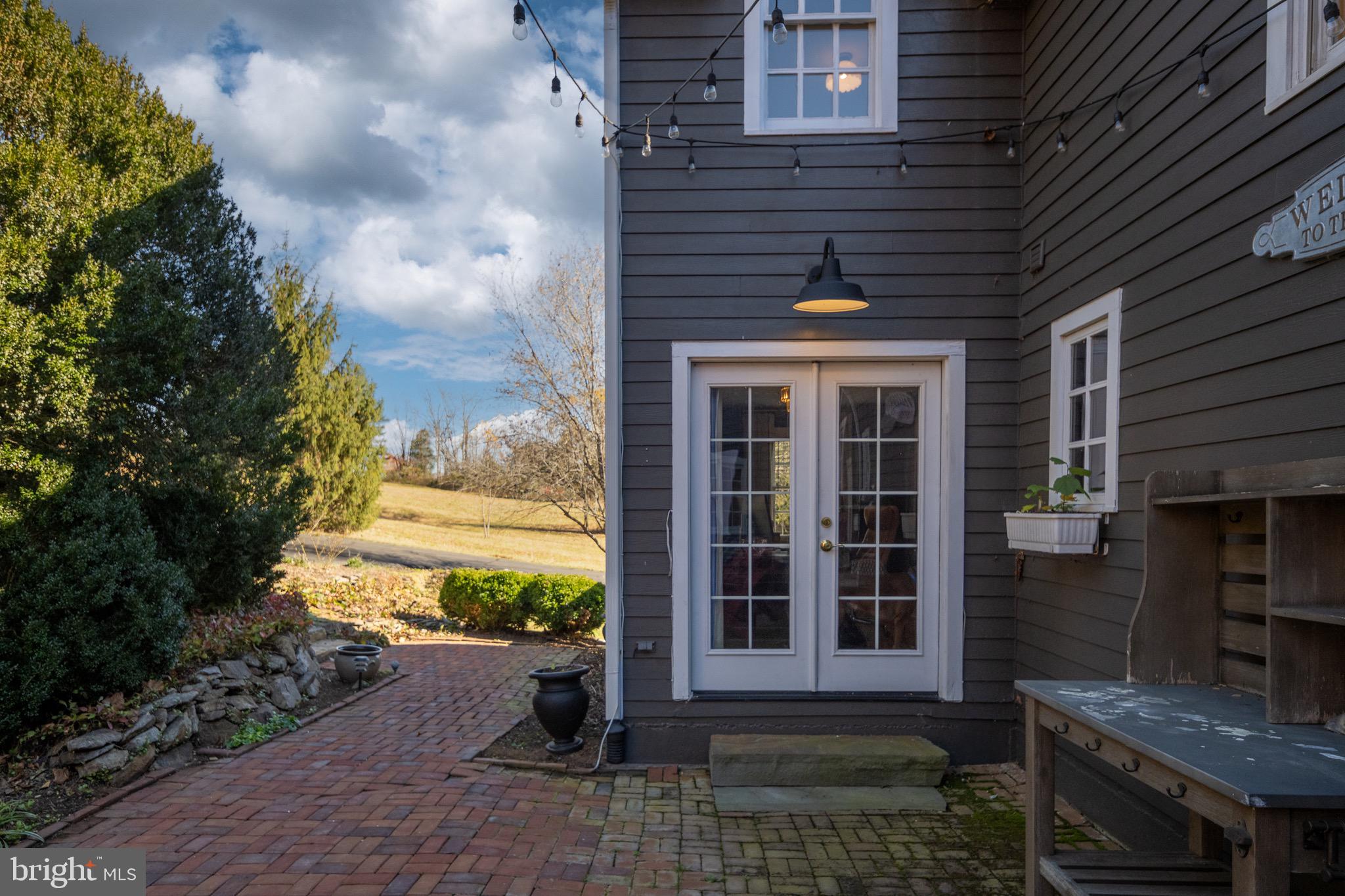 560 Richmond Road Amissville, VA 20106 - Photo 108 of 133 a front view of a house with a yard