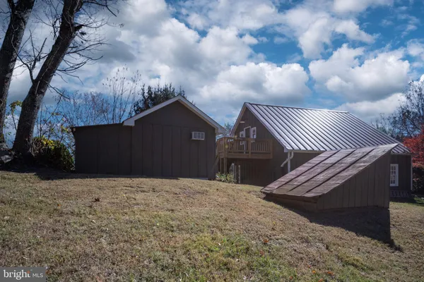 $860,000 | 560 Richmond Road, Amissville, VA 20106